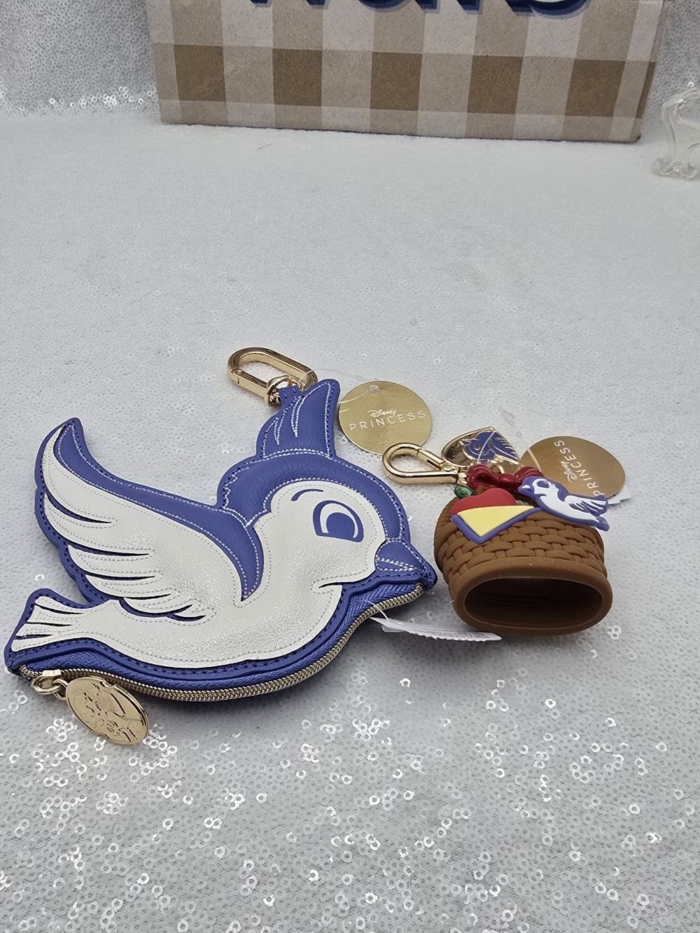 Disney Princess x Bath & Body Works Snow White Coin Purse & Pocketbac Holder - Picture 5 of 10